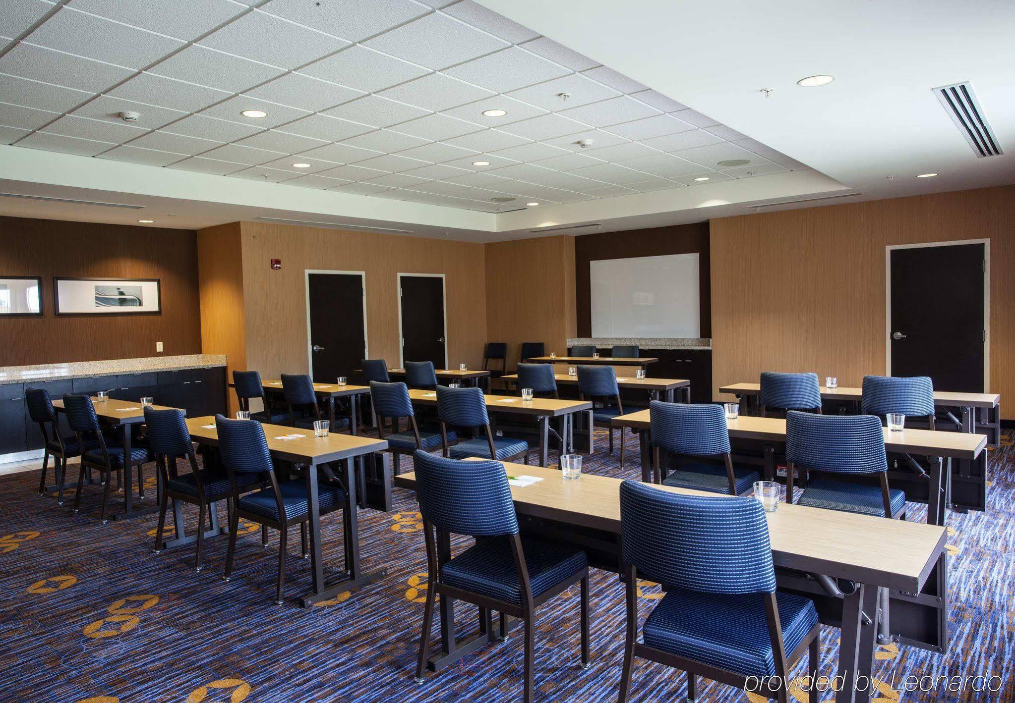 Hotel Courtyard By Marriott York Extérieur photo