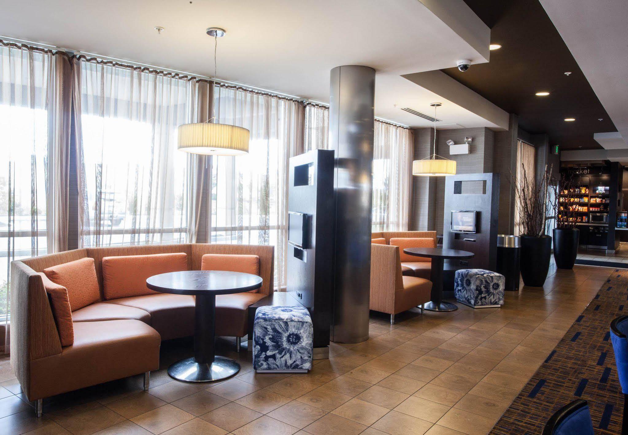 Hotel Courtyard By Marriott York Extérieur photo