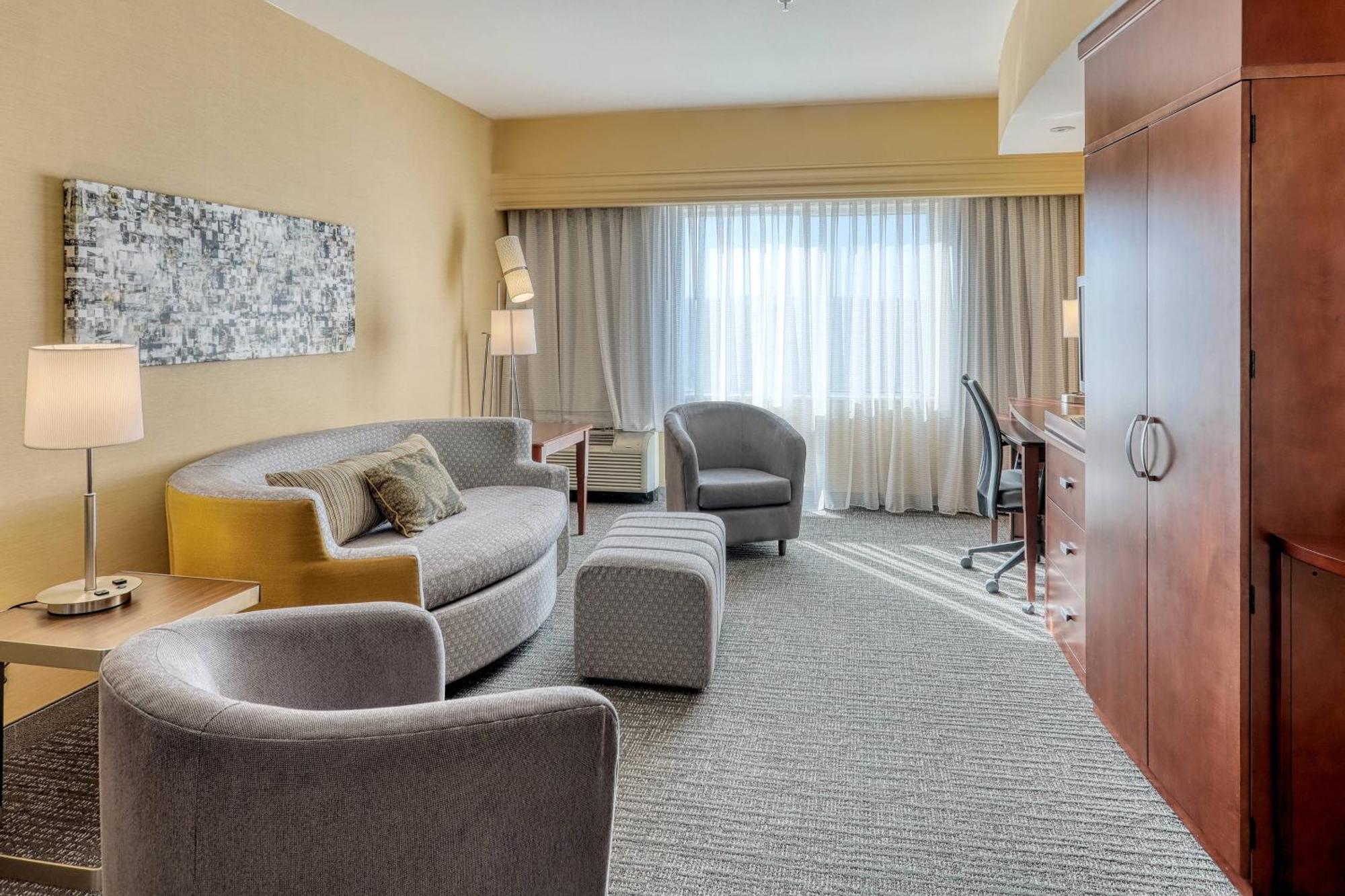 Hotel Courtyard By Marriott York Extérieur photo