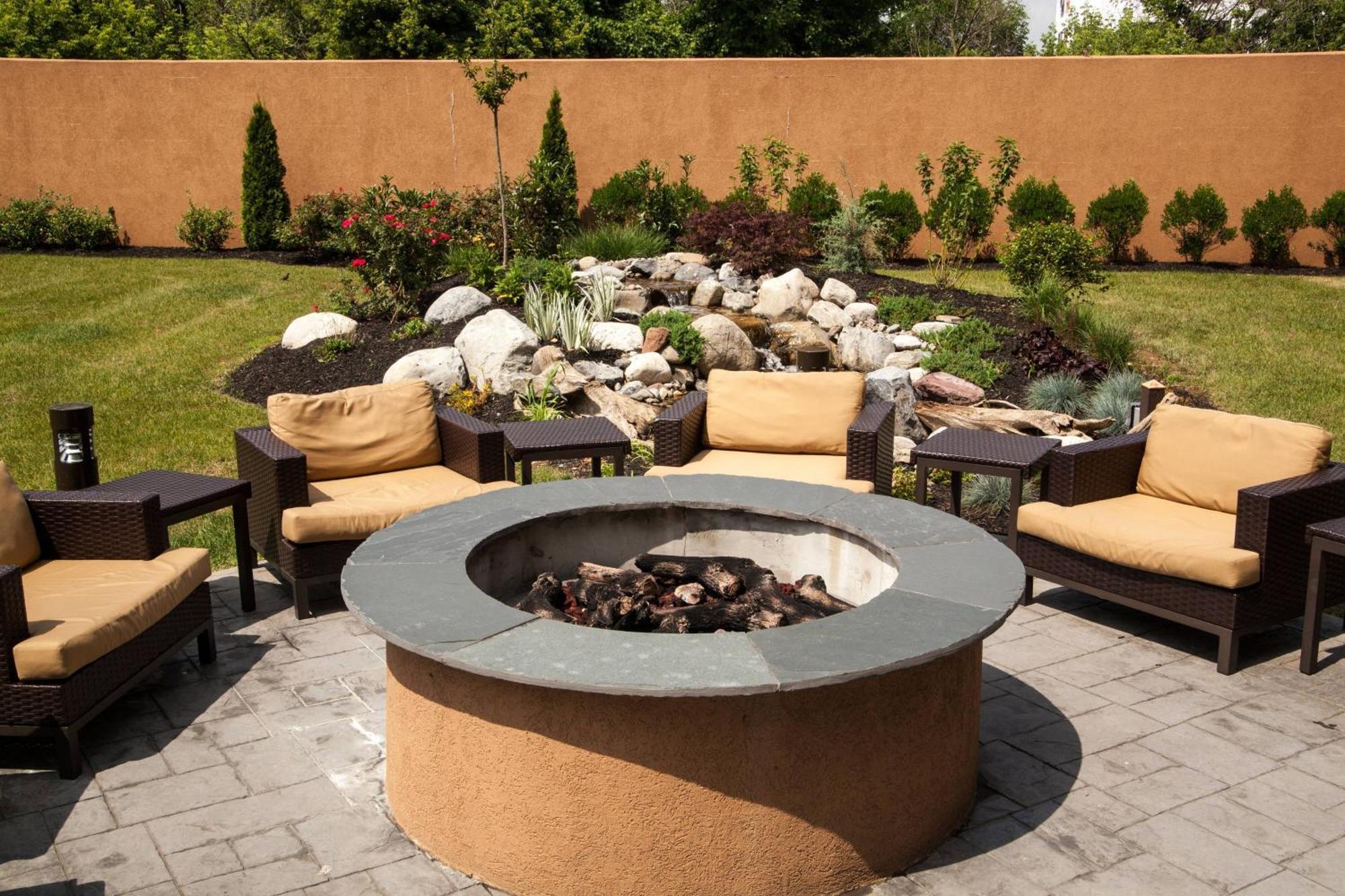 Hotel Courtyard By Marriott York Extérieur photo