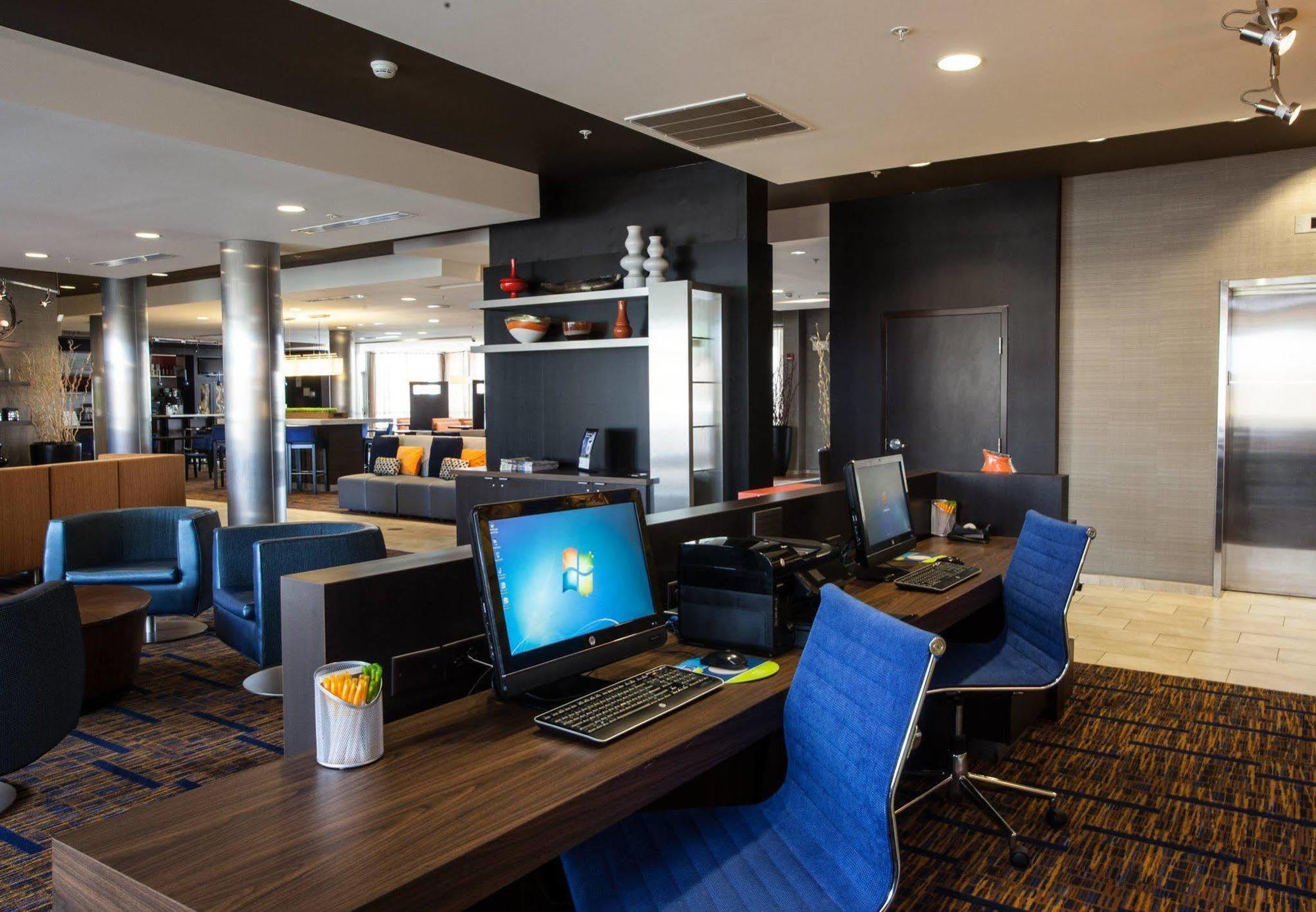 Hotel Courtyard By Marriott York Extérieur photo